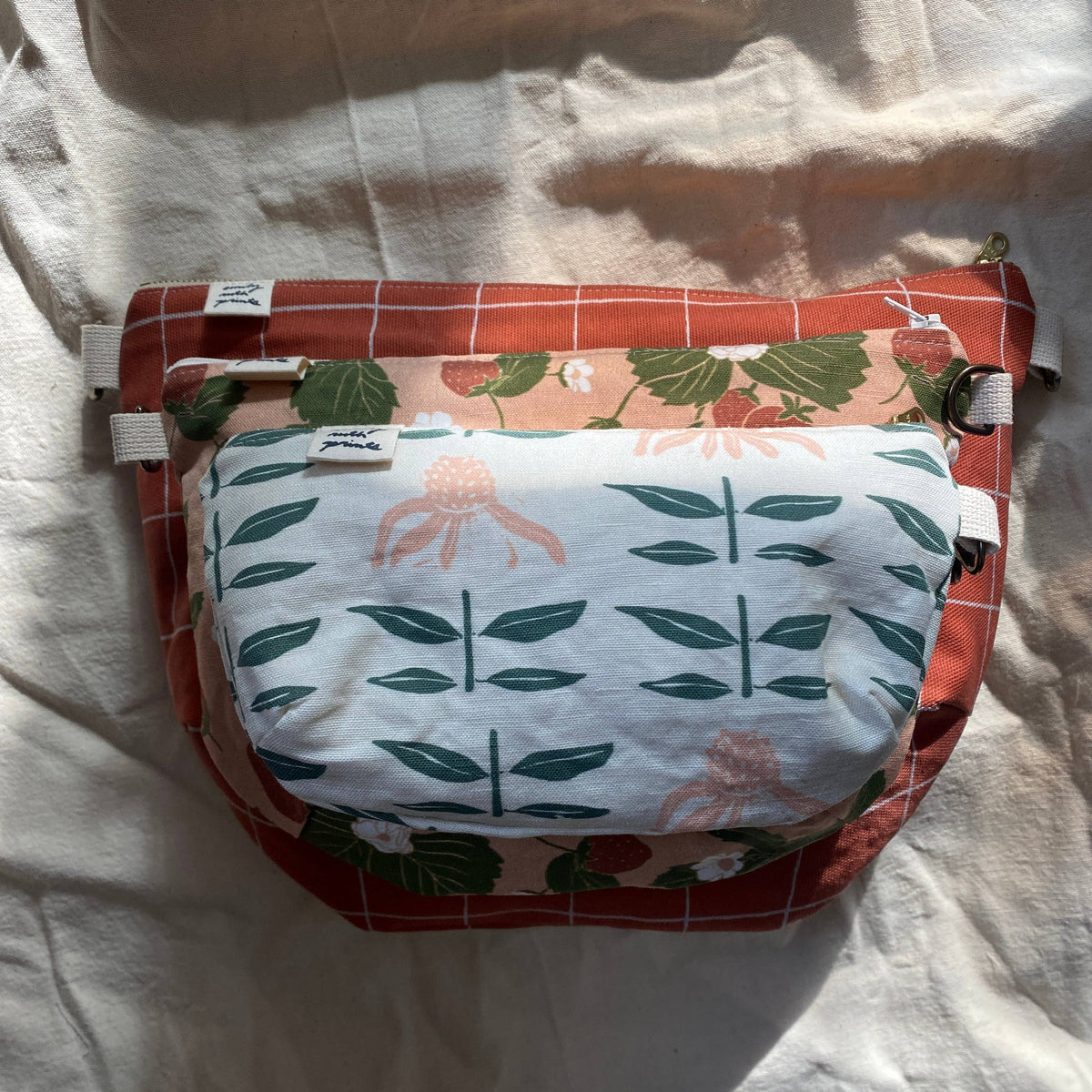 Small Canvas sling: Natural yarrow