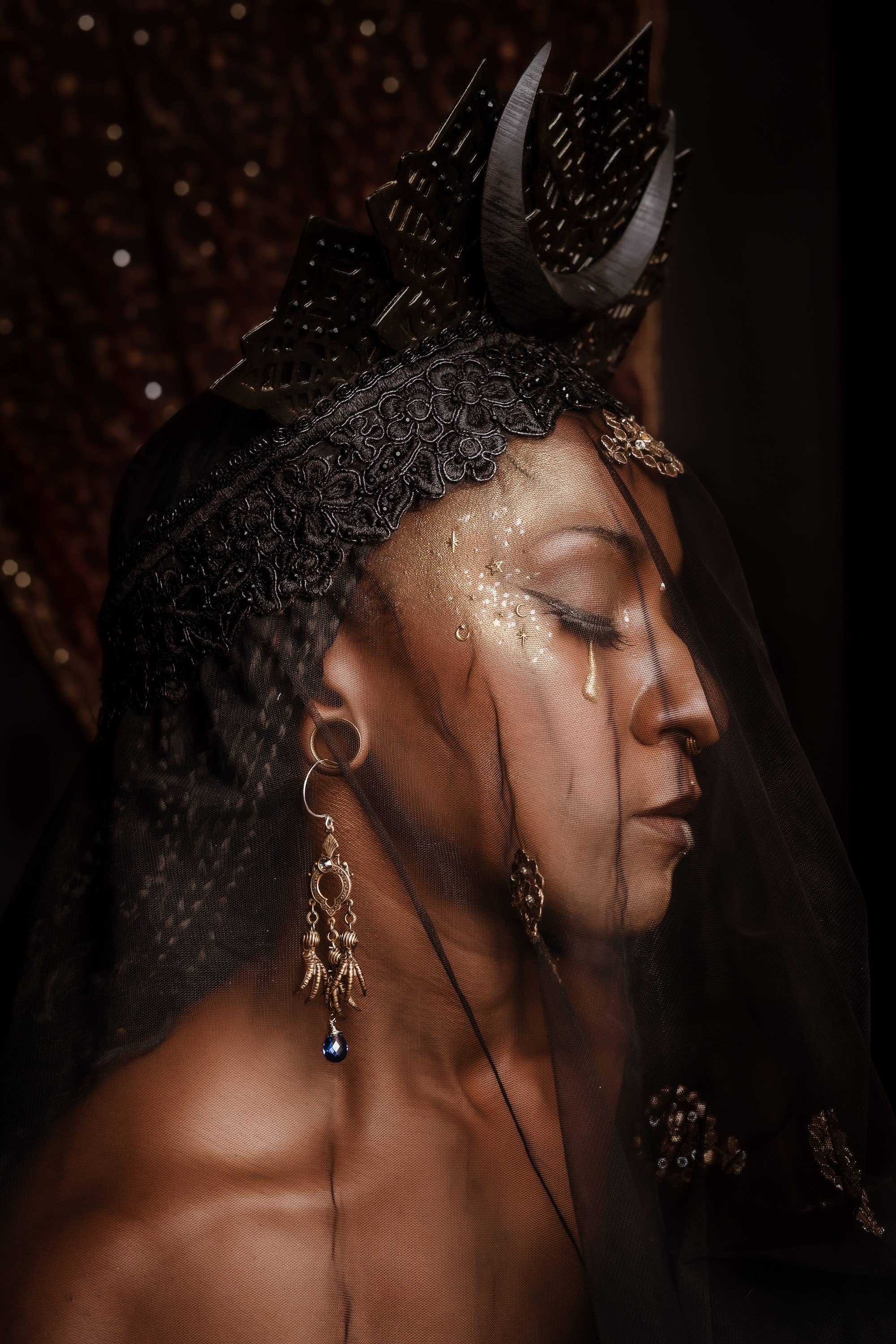 Feral Edge Talon Earrings: Black Onyx