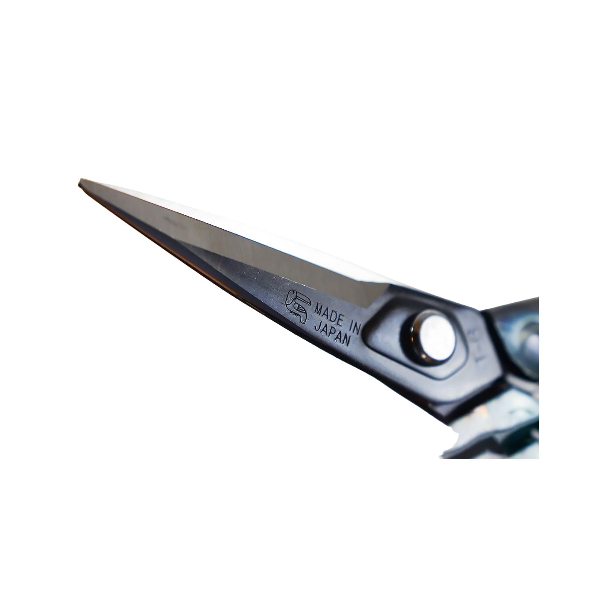 chiru！ Chikamasa T-600 Almighty Shears – Wild Roots Apothecary