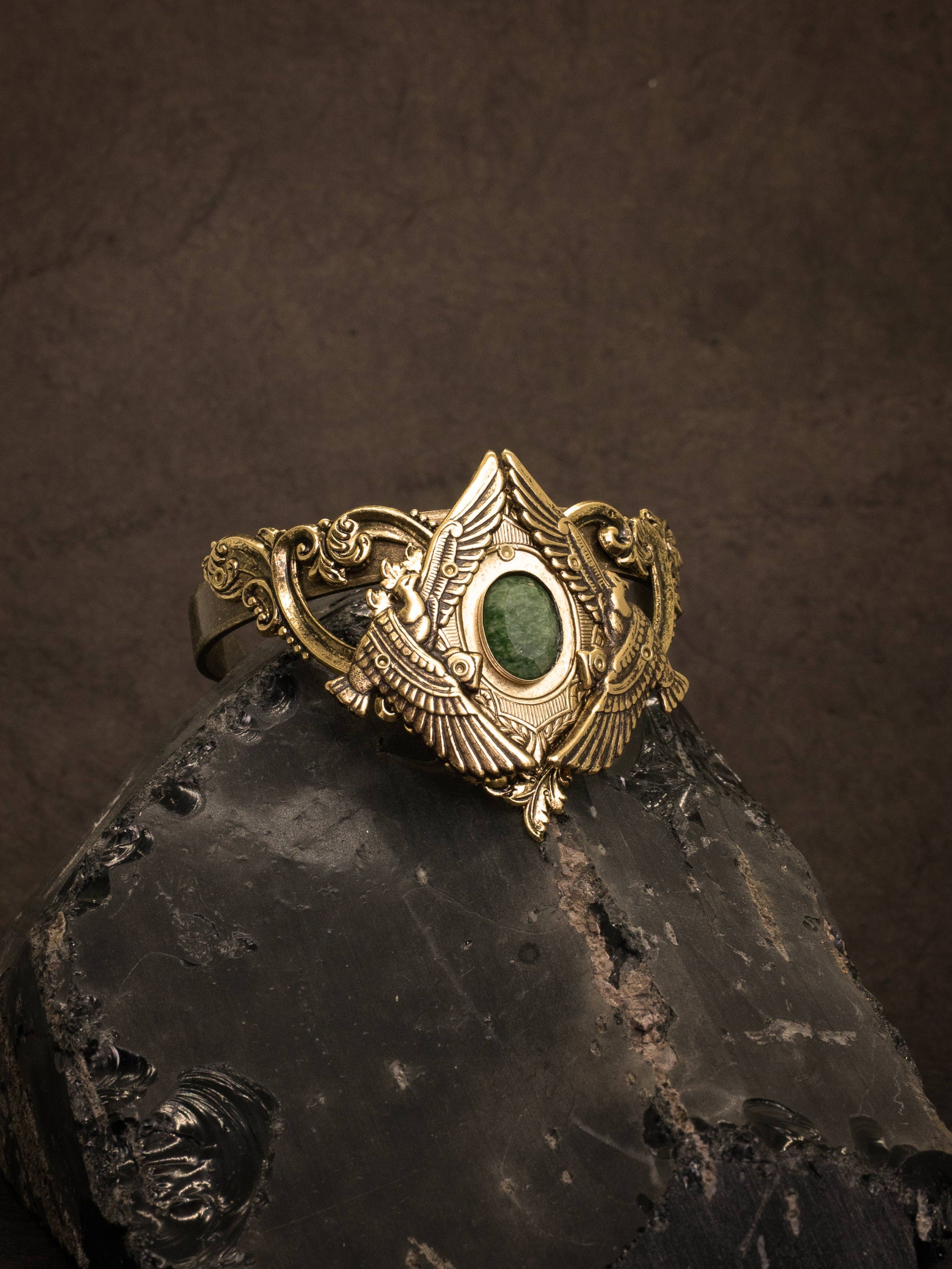 Nehkbet Shield Cuff: Jade