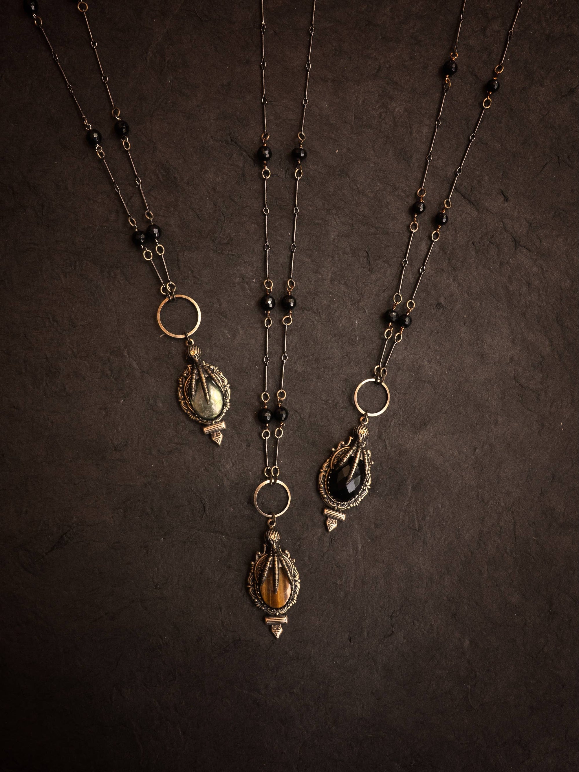 Feral Edge Talon Amulet: Tigerseye