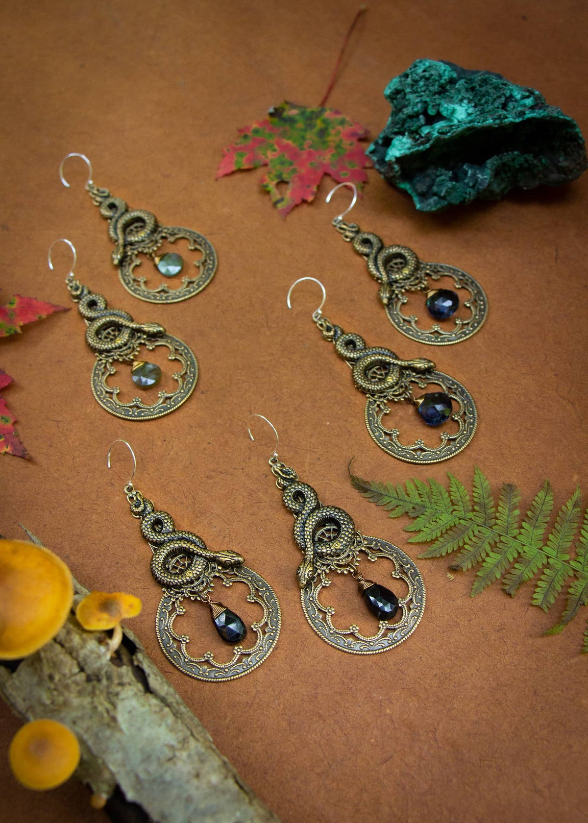 Snake-Stone Earrings: Hoop Style - Trollbinde